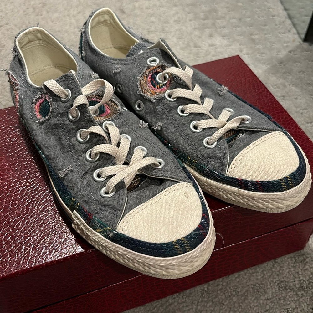 CHUCKS never been worn !!!